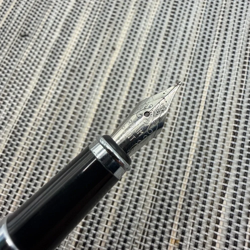 Franklin Covey Freemont Fountain Pen Black Lacquer Chrome Trim Iridium Point Nib